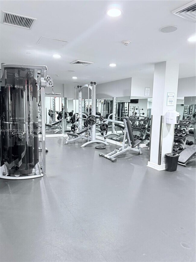 Building Photo - 1250 S Miami Ave