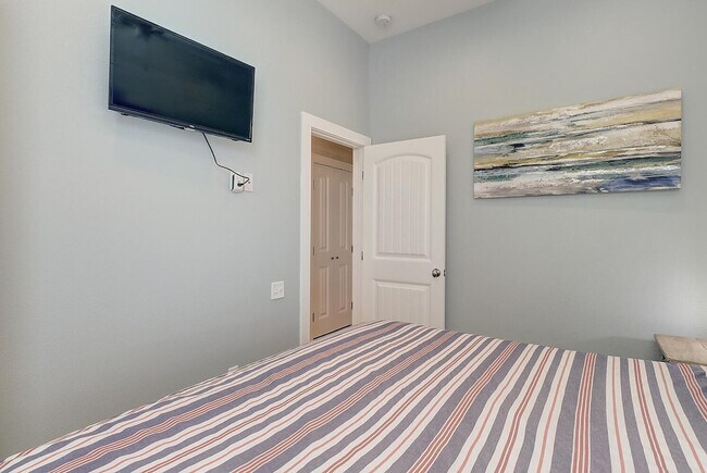 Building Photo - 527 Sand Burr Ln