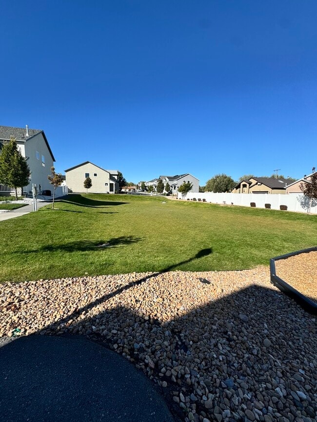 Building Photo - Your Next Home Awaits!