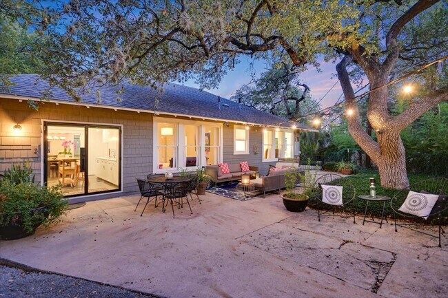 Building Photo - 1402 Windsor Rd