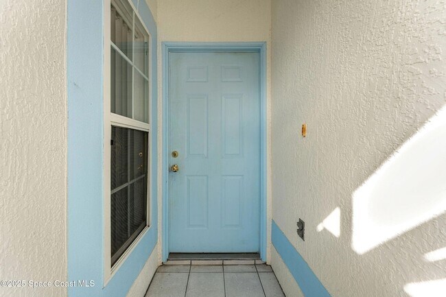 Building Photo - 1560 Vista Lake Cir