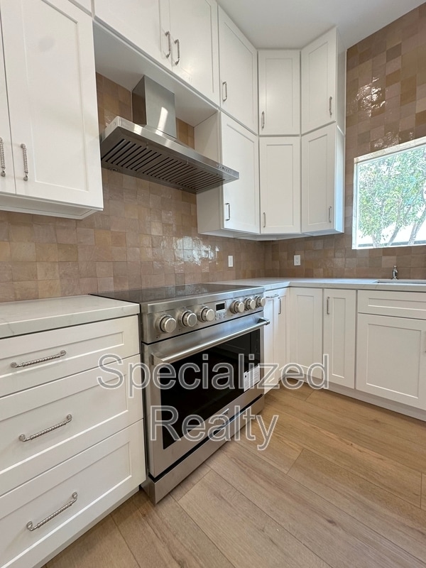 Building Photo - 1135 Scofield Dr