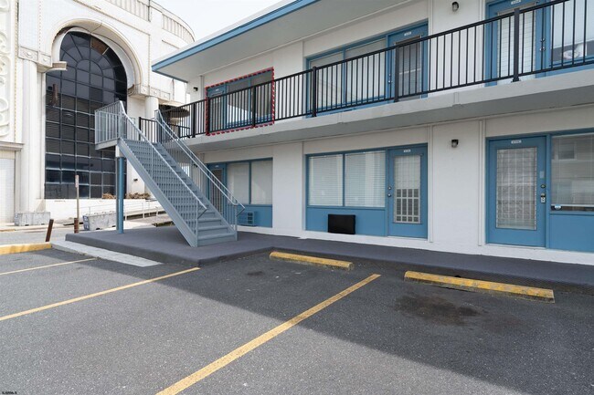 Building Photo - 3501 Boardwalk