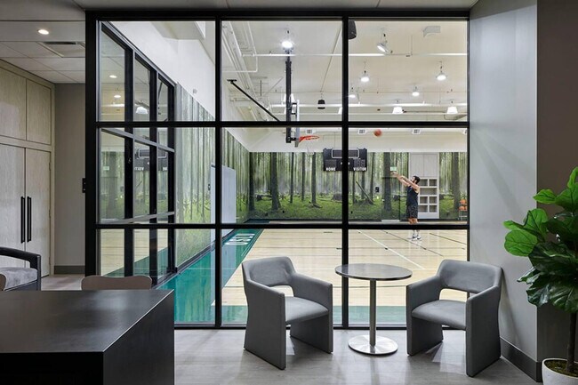 Building Photo - 161 Fairview Ave N