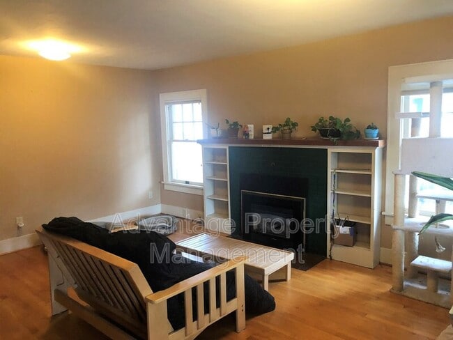 Building Photo - 436 NW 8th St