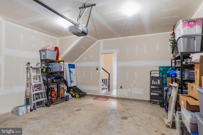 Building Photo - 870 Amity St