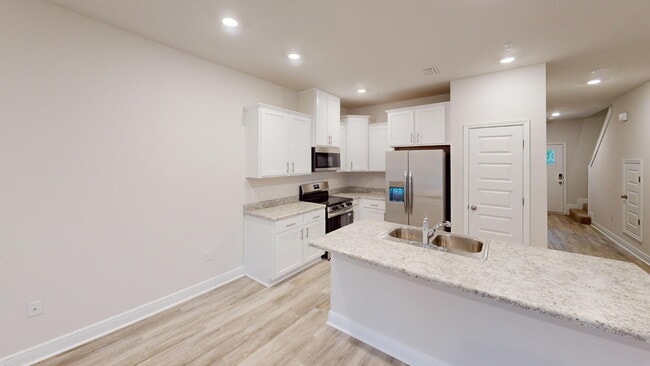 Building Photo - 710-E Giese Ln