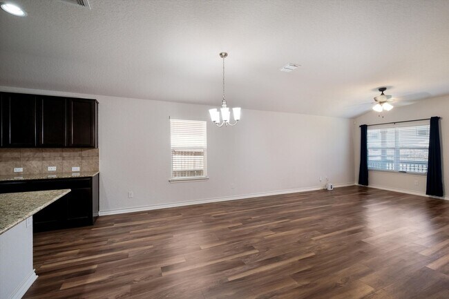 Building Photo - Stylish Home with LVP Flooring, Granite Counters & Appliances Included