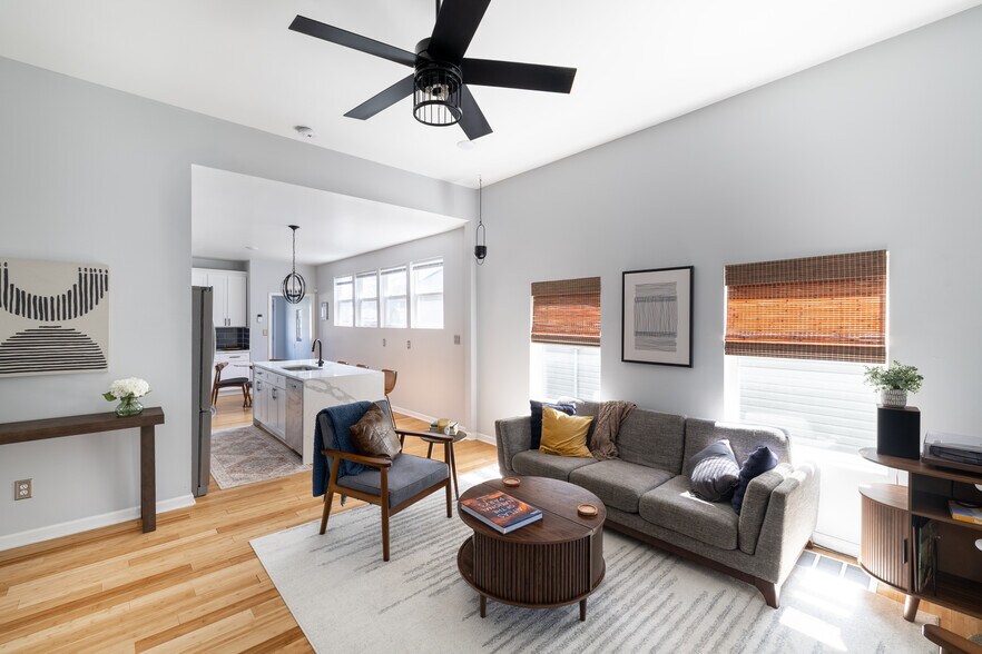 Building Photo - 1121 Laurel St