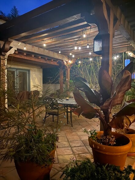 Access to ground floor patio - 10563 Cushdon Ave