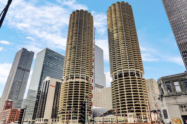 Primary Photo - 300 N State St