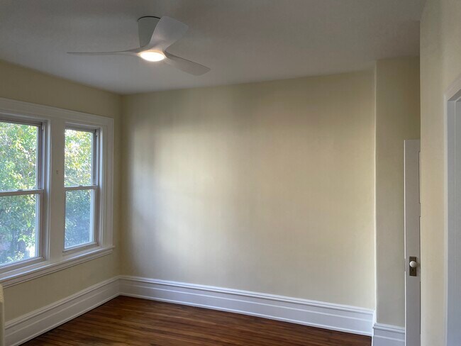 Building Photo - 909 Farragut Ter