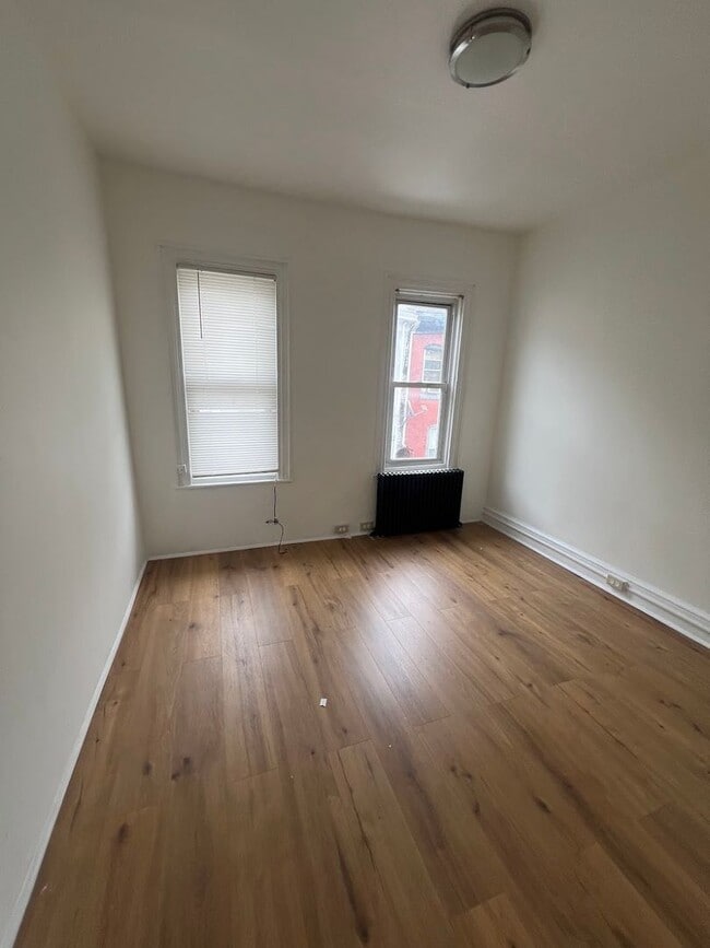 Building Photo - Newly Updated 3 Bedroom Home