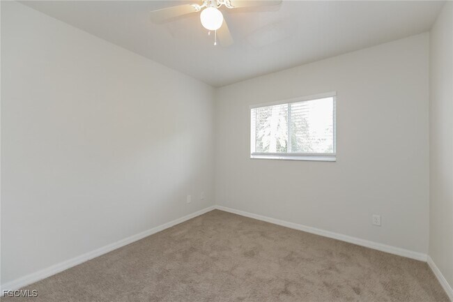 Building Photo - 1581 S Chamberlain Blvd