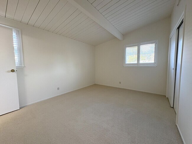 Building Photo - Charming Palo Alto Home with Beautiful Landscaping!