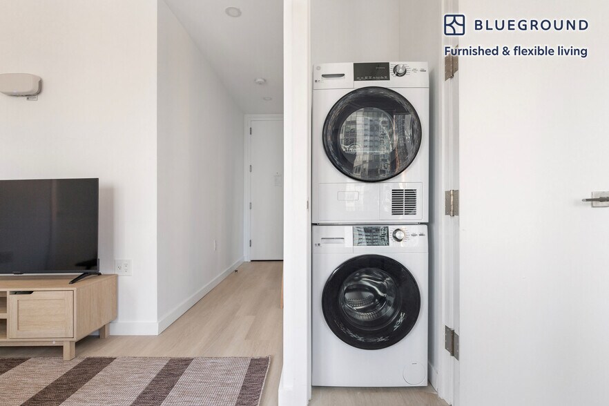 Building Photo - 150 Lawrence St