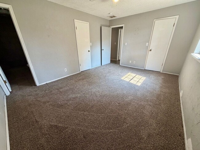 Building Photo - 15604 Gaddy Rd