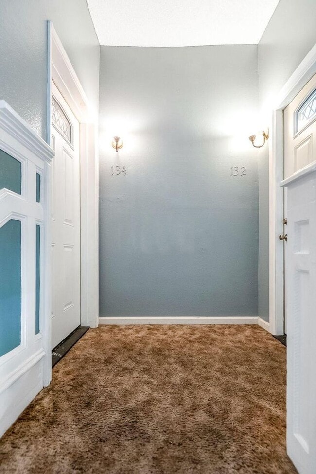 Building Photo - 2 bedroom 1 bath walking distance to downtown Hanford