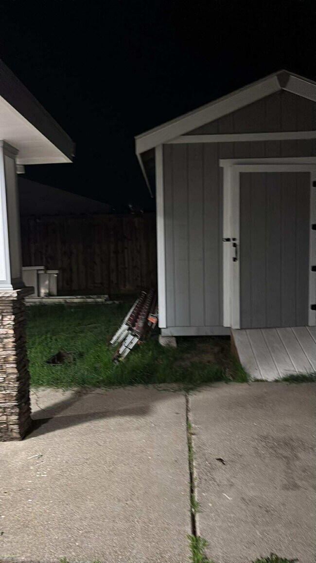 Building Photo - 1680 Gamay Cir