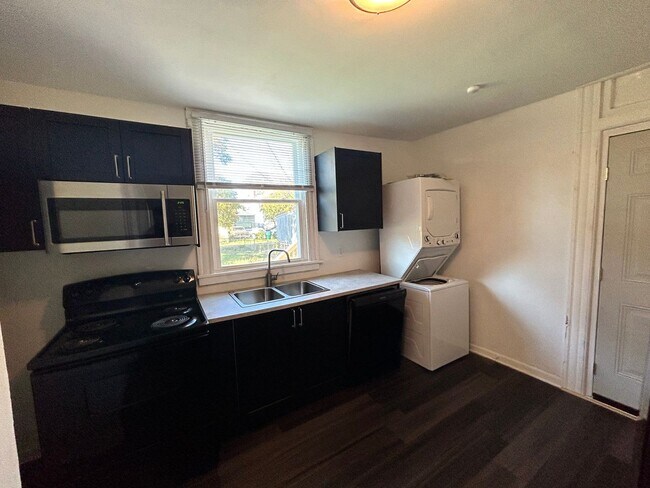 Building Photo - 3208 Carolina Ave