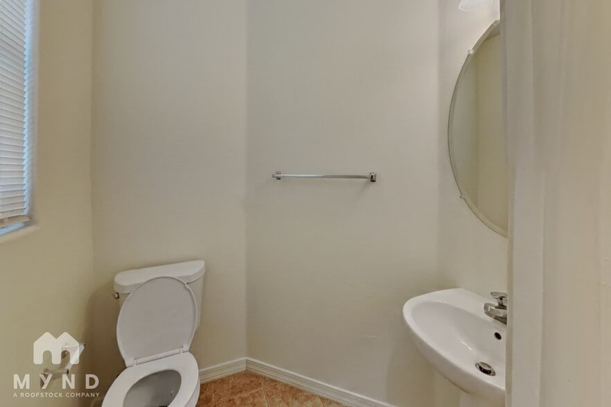 Building Photo - 7056 S GREENEYES Ln
