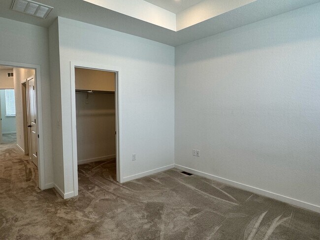 Building Photo - 7348 W Asbury Dr