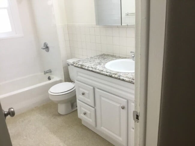 Building Photo - Charming 2 Bedroom Home in Old Town Longmont!
