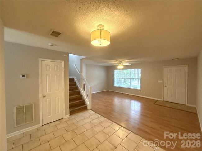 Building Photo - 747 Mountainwater Dr