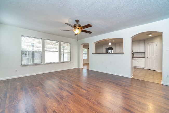 Building Photo - 10811 Marot Field