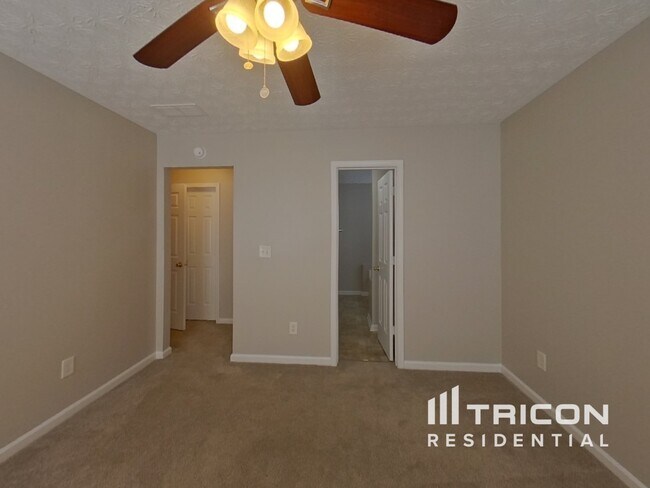 Building Photo - 6090 Flagstaf Walk