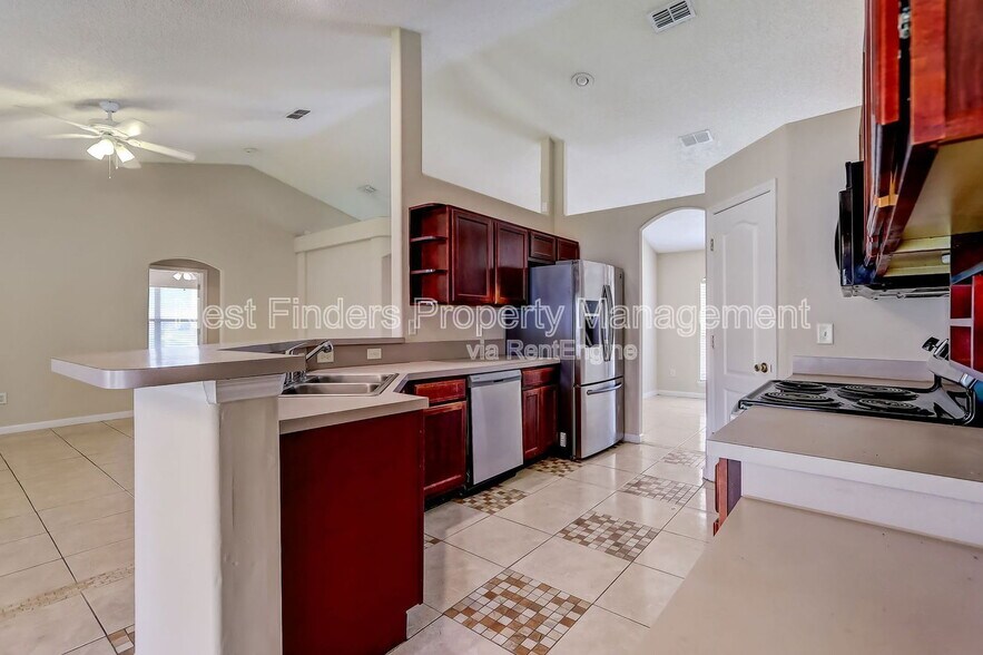 Building Photo - 9703 Cedar Ridge Dr W