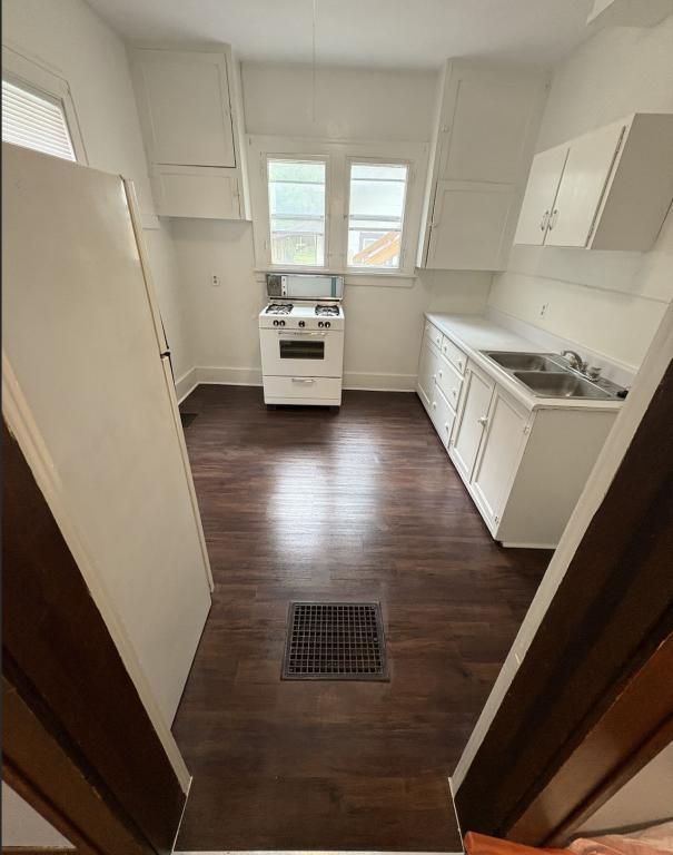 Building Photo - 3903 University Ave