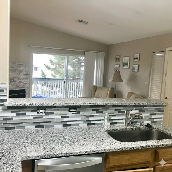 Building Photo - 8427 Thunder Ridge Way #203