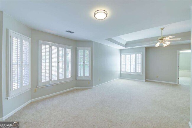 Building Photo - 2020 Ridge Gate Dr