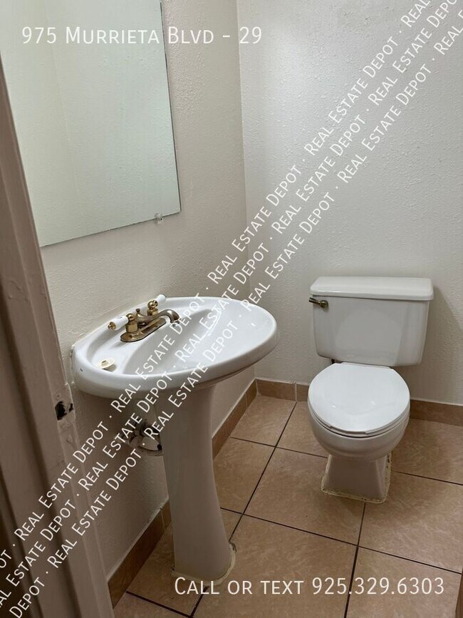 Building Photo - 975 Murrieta Blvd