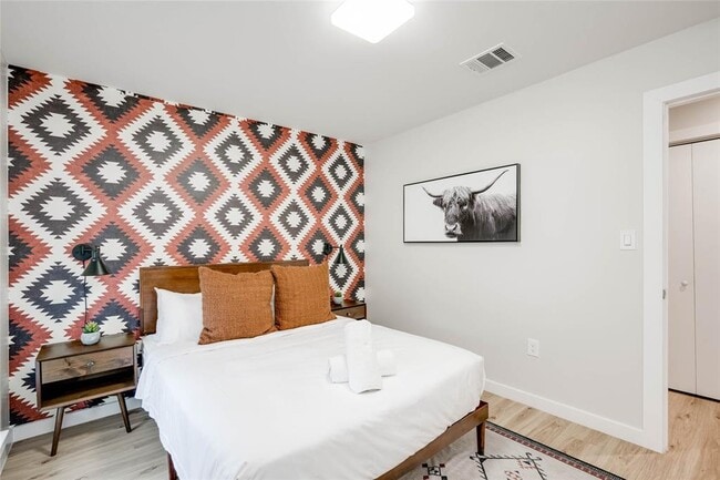 Building Photo - 2516 Friar Tuck Ln