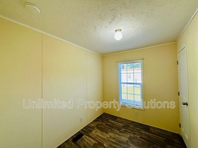 Building Photo - 9765 Old Mill Rd