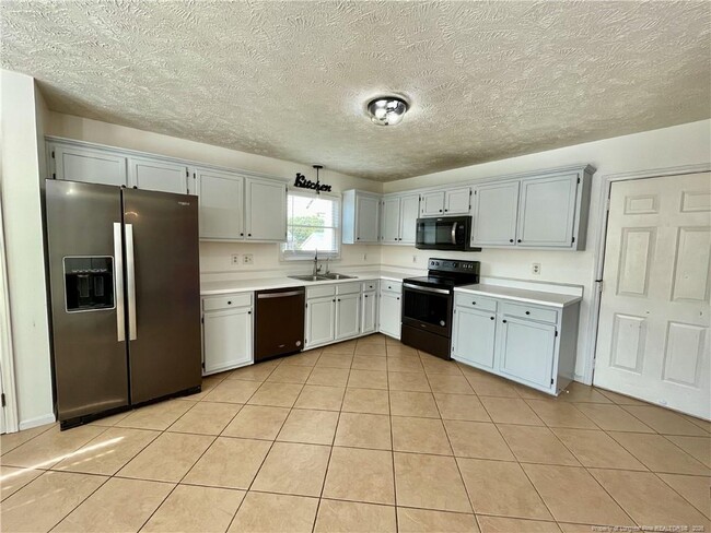 Building Photo - 5723 Kingstree Dr