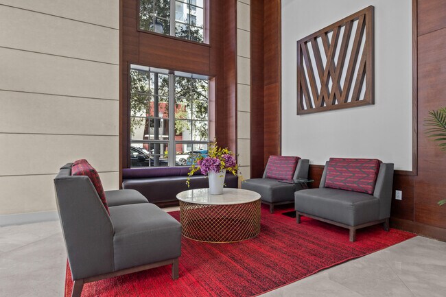 Building Photo - 410 Evernia St