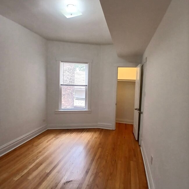 Building Photo - 4644 W Palmer St