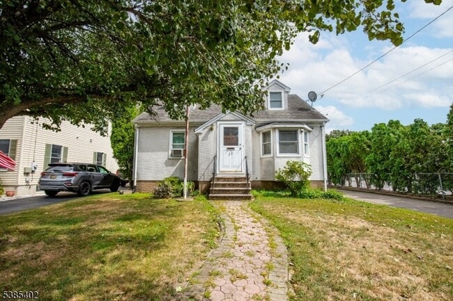 Primary Photo - 27 Harrison Ave