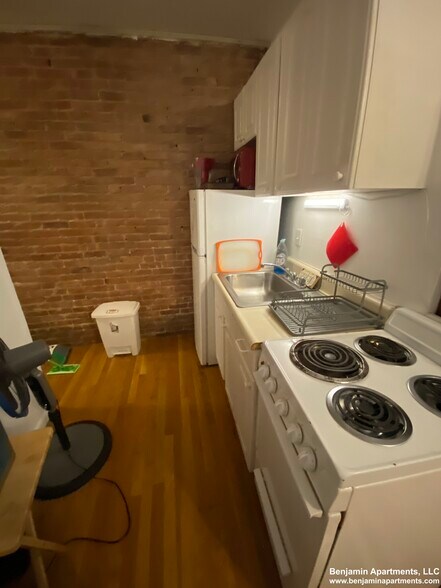 Building Photo - 28 S Huntington Ave