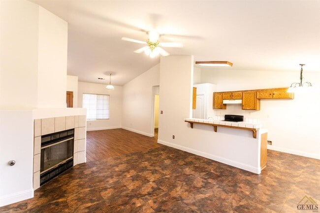 Building Photo - Charming 4 Bedroom Home in Southwest!