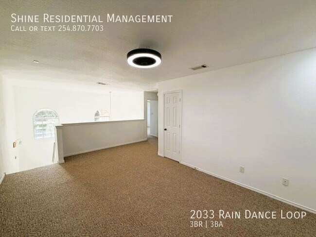 Building Photo - 2033 Rain Dance Loop