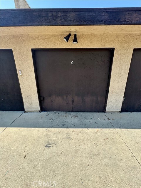 Building Photo - 1806 N Fairview St