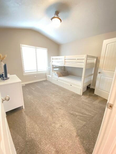 Building Photo - 7178 S 420 E