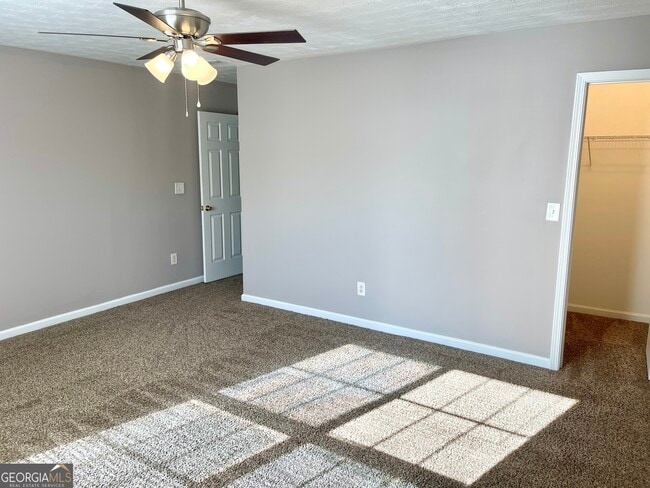 Building Photo - 1550 Eastern Sunrise Ln