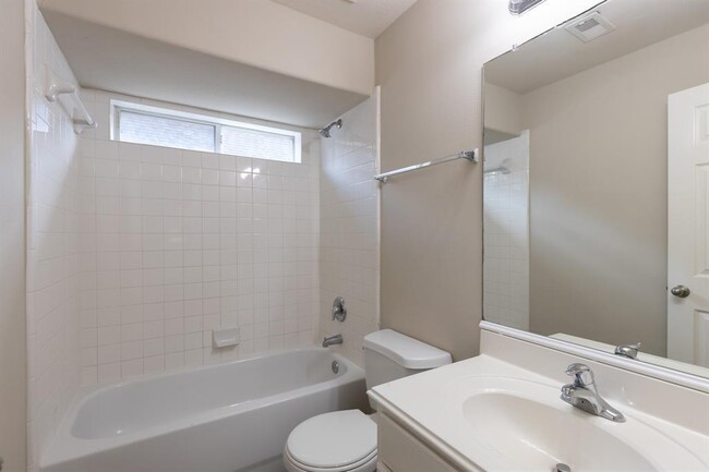 Building Photo - 6105 Larrycrest Dr