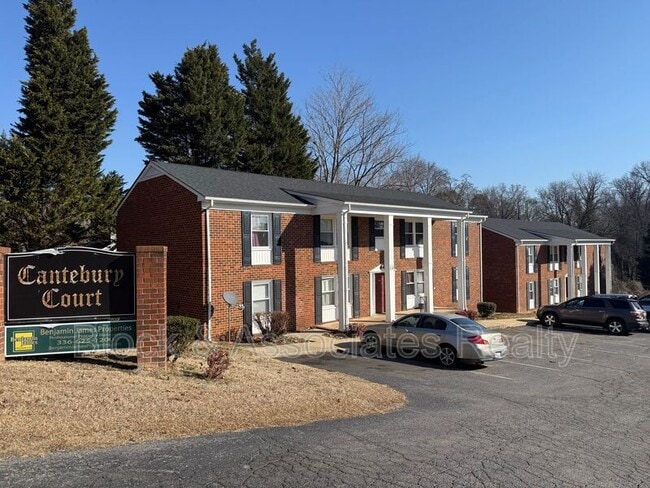 Building Photo - Cantebury Court