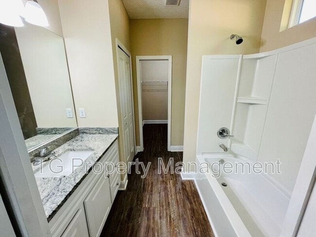 Building Photo - 6633 Osceola St